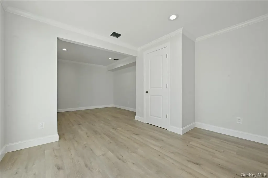 38 Bobolink Lane Levittown NY 11756