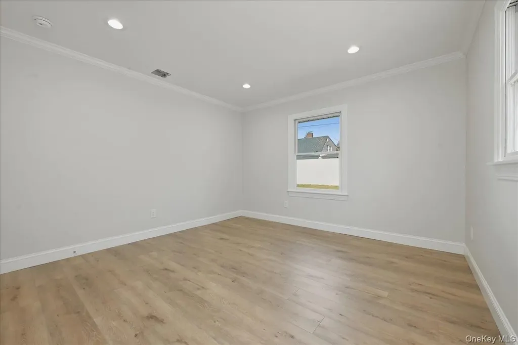 38 Bobolink Lane Levittown NY 11756