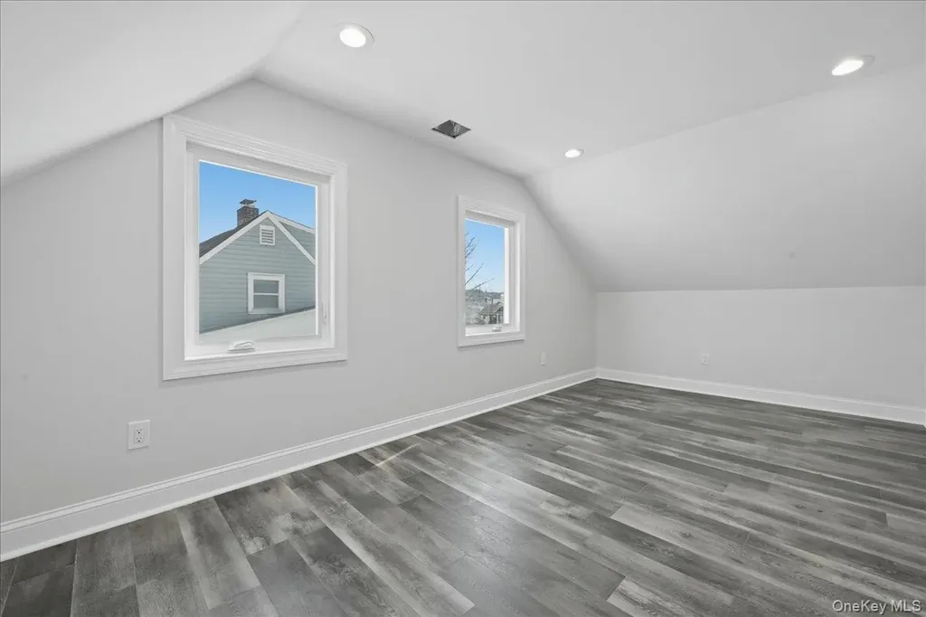 38 Bobolink Lane Levittown NY 11756