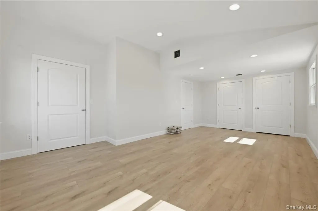 38 Bobolink Lane Levittown NY 11756