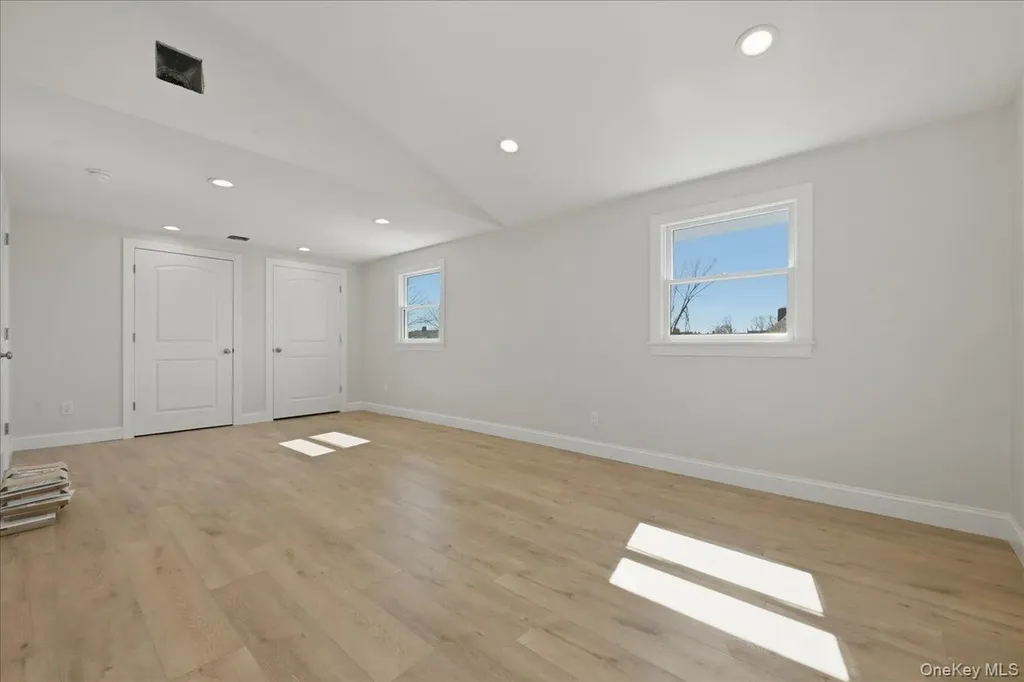 38 Bobolink Lane Levittown NY 11756