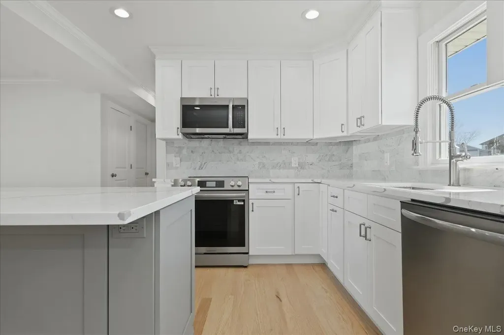 38 Bobolink Lane Levittown NY 11756