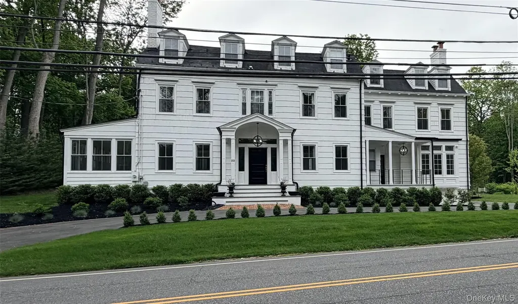 77 Cove Road Oyster Bay NY 11771
