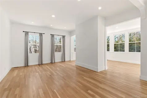 77 Cove Road Oyster Bay NY 11771