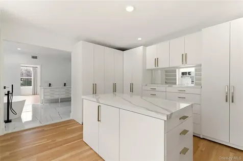 77 Cove Road Oyster Bay NY 11771