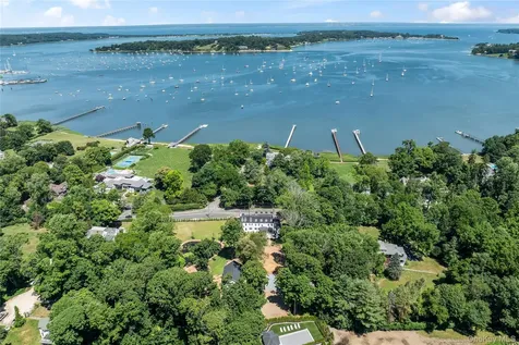 77 Cove Road Oyster Bay NY 11771