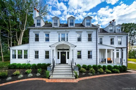 77 Cove Road Oyster Bay NY 11771
