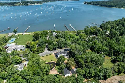 77 Cove Road Oyster Bay NY 11771