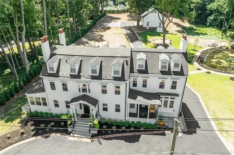 77 Cove Road Oyster Bay NY 11771