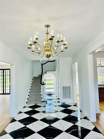 77 Cove Road Oyster Bay NY 11771