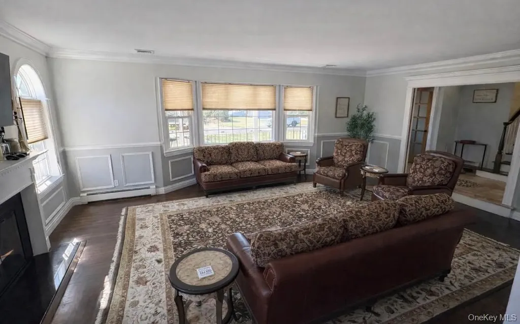 39 West Lane Bay Shore NY 11706