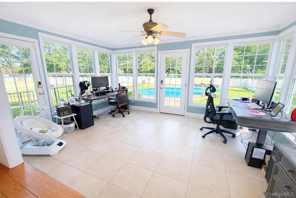 39 West Lane Bay Shore NY 11706