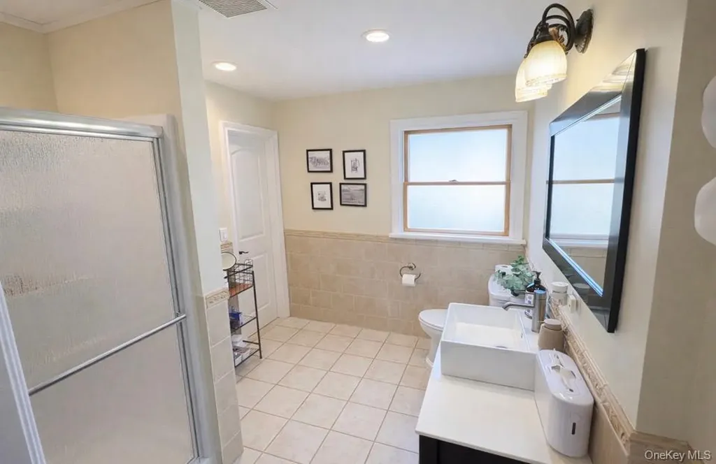 39 West Lane Bay Shore NY 11706