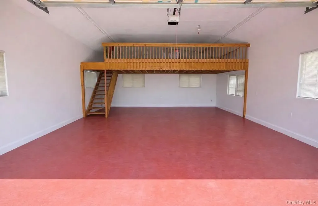 39 West Lane Bay Shore NY 11706