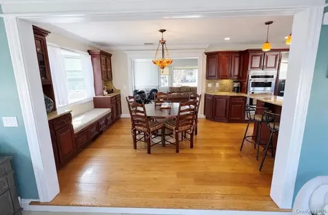 39 West Lane Bay Shore NY 11706