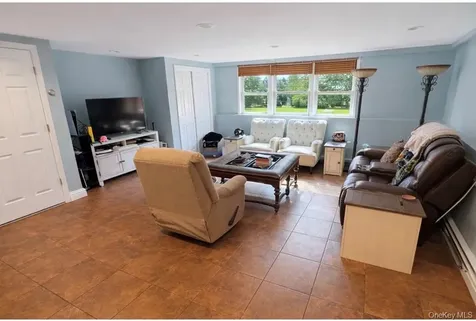39 West Lane Bay Shore NY 11706