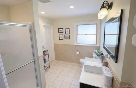 39 West Lane Bay Shore NY 11706