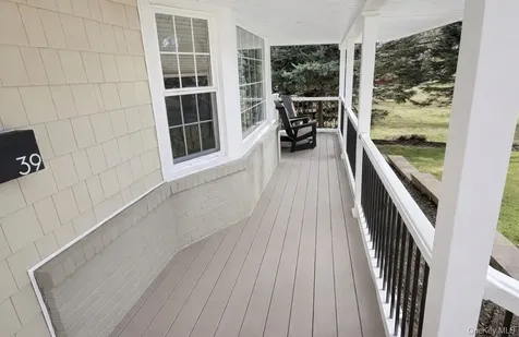 39 West Lane Bay Shore NY 11706