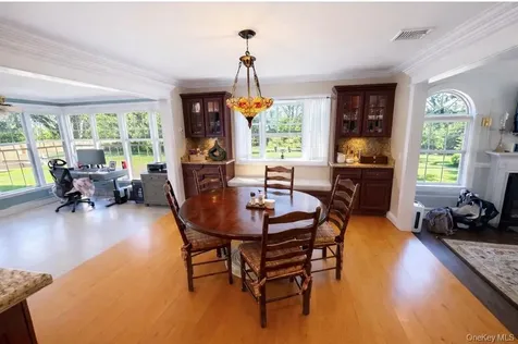 39 West Lane Bay Shore NY 11706