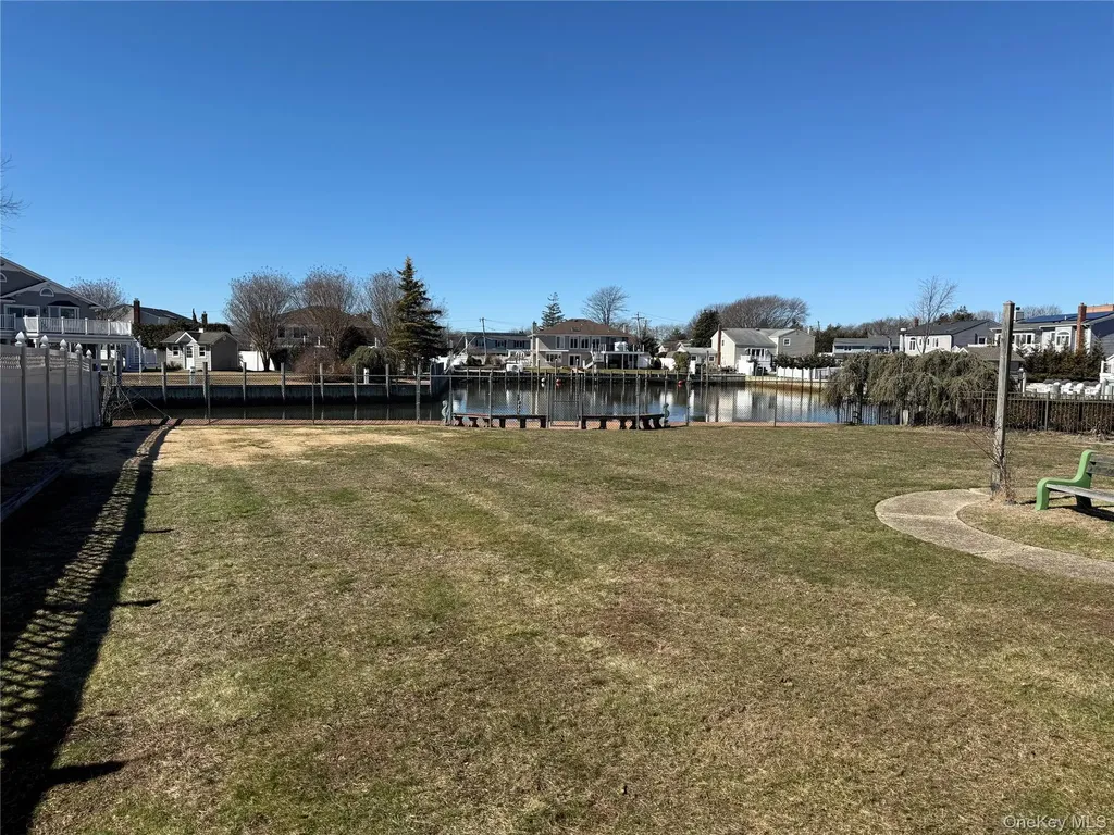 10 Mariners Circle West Islip NY 11795