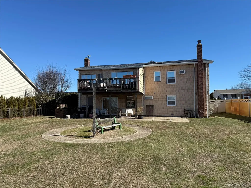 10 Mariners Circle West Islip NY 11795