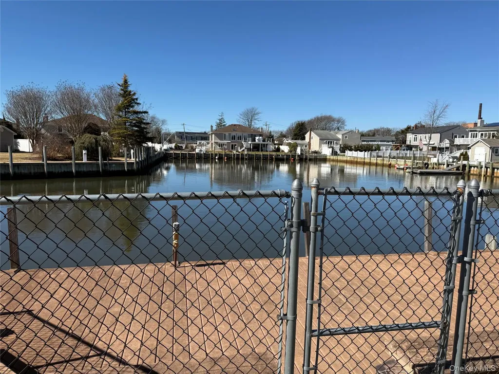 10 Mariners Circle West Islip NY 11795