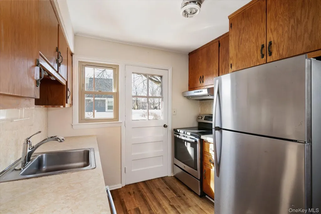 16 Seneca Drive Massapequa NY 11758