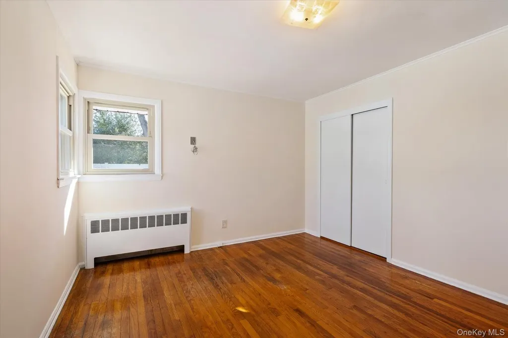 16 Seneca Drive Massapequa NY 11758