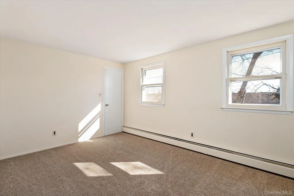 16 Seneca Drive Massapequa NY 11758