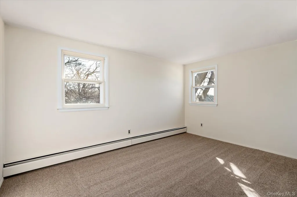 16 Seneca Drive Massapequa NY 11758