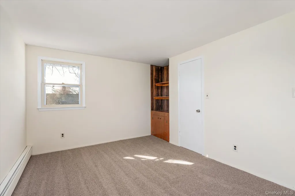 16 Seneca Drive Massapequa NY 11758