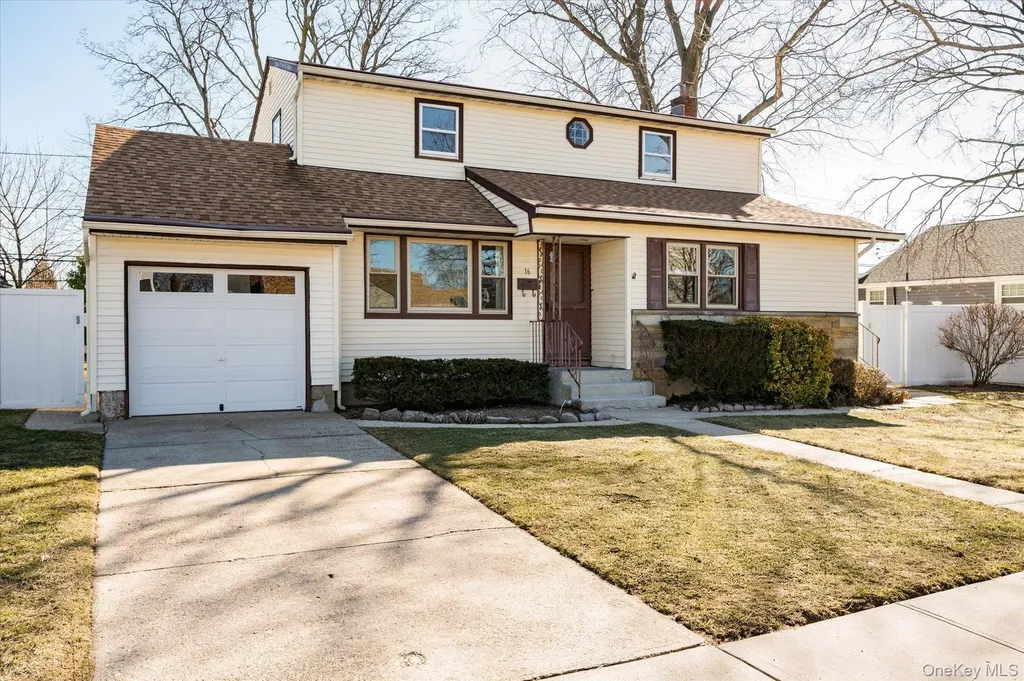 16 Seneca Drive Massapequa NY 11758