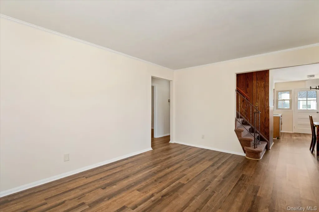 16 Seneca Drive Massapequa NY 11758