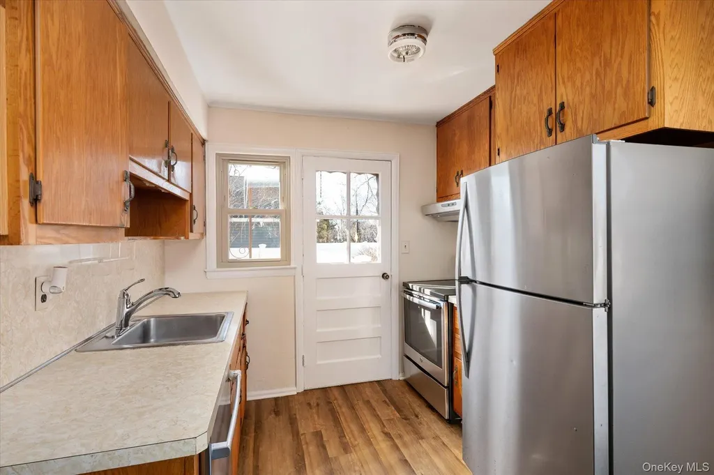 16 Seneca Drive Massapequa NY 11758