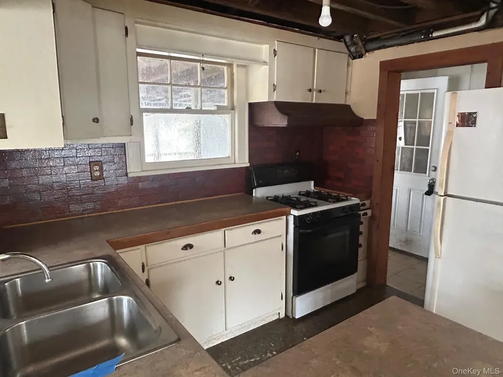 6 Erin Court Cornwall NY 12518