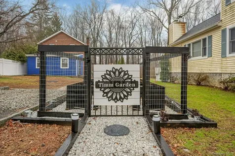 32 Glendale Avenue Armonk NY 10504