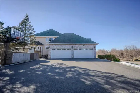 56 Autumn Chase Drive Hopewell Junction NY 12533