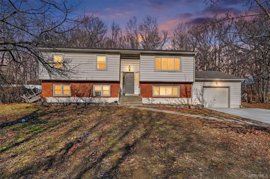 129 Vails Gate Heights Drive New Windsor NY 12553