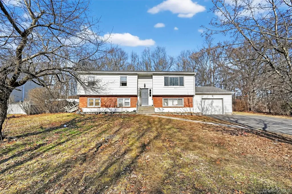 129 Vails Gate Heights Drive New Windsor NY 12553