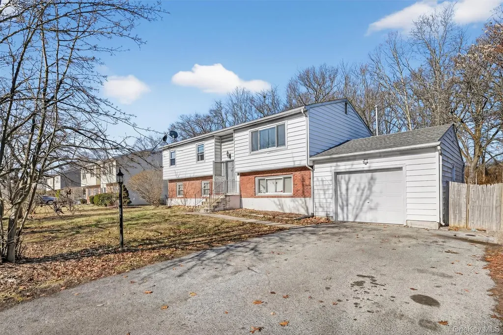 129 Vails Gate Heights Drive New Windsor NY 12553
