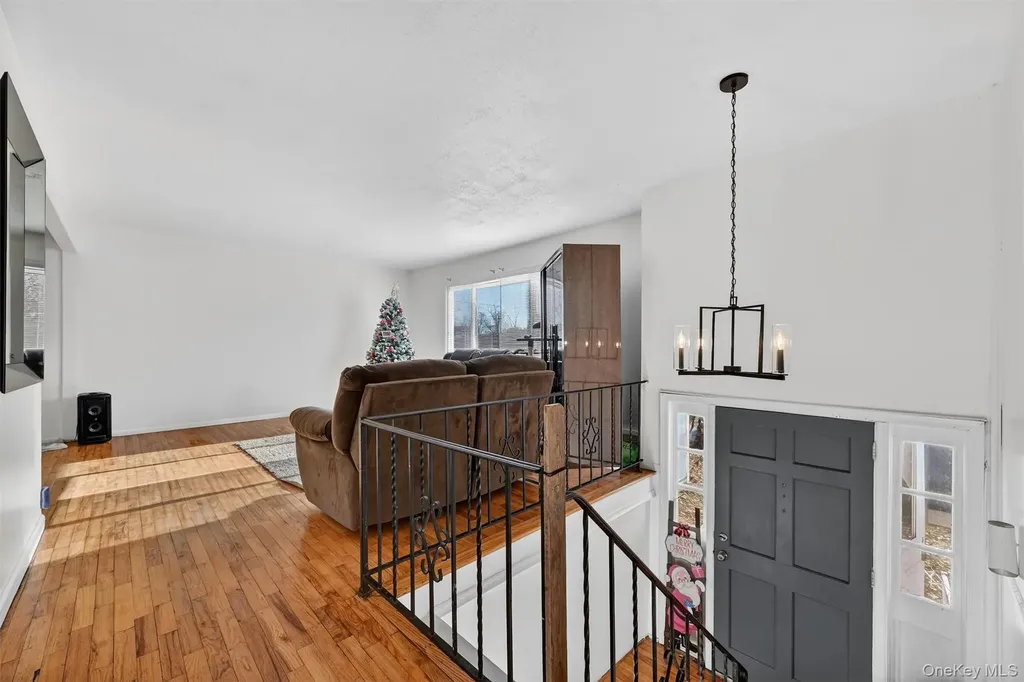 129 Vails Gate Heights Drive New Windsor NY 12553