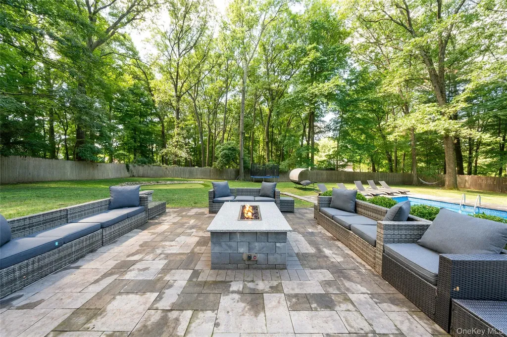 9 E Stemmer Lane Suffern NY 10901