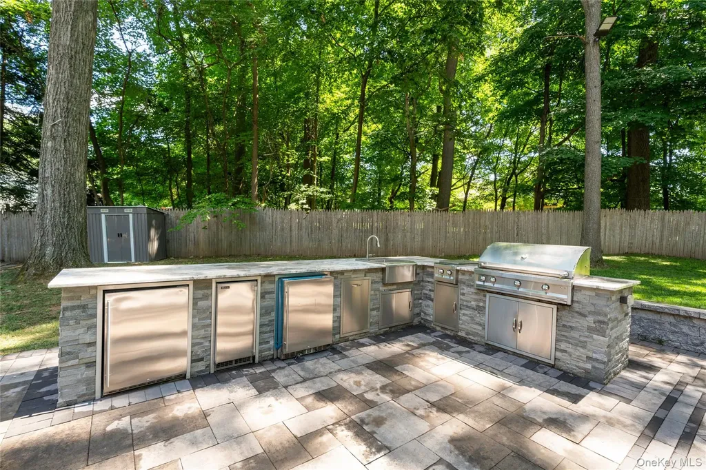 9 E Stemmer Lane Suffern NY 10901