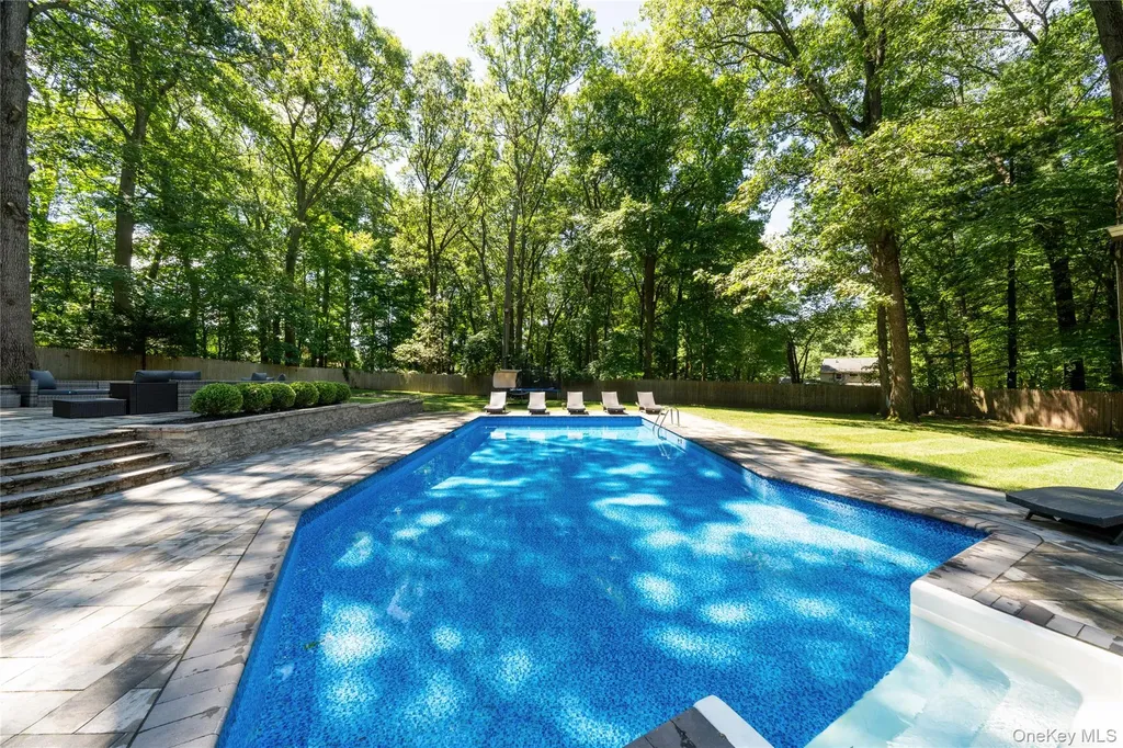 9 E Stemmer Lane Suffern NY 10901
