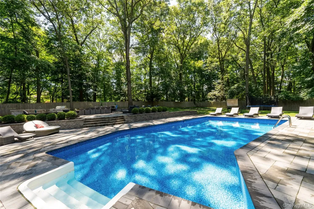 9 E Stemmer Lane Suffern NY 10901