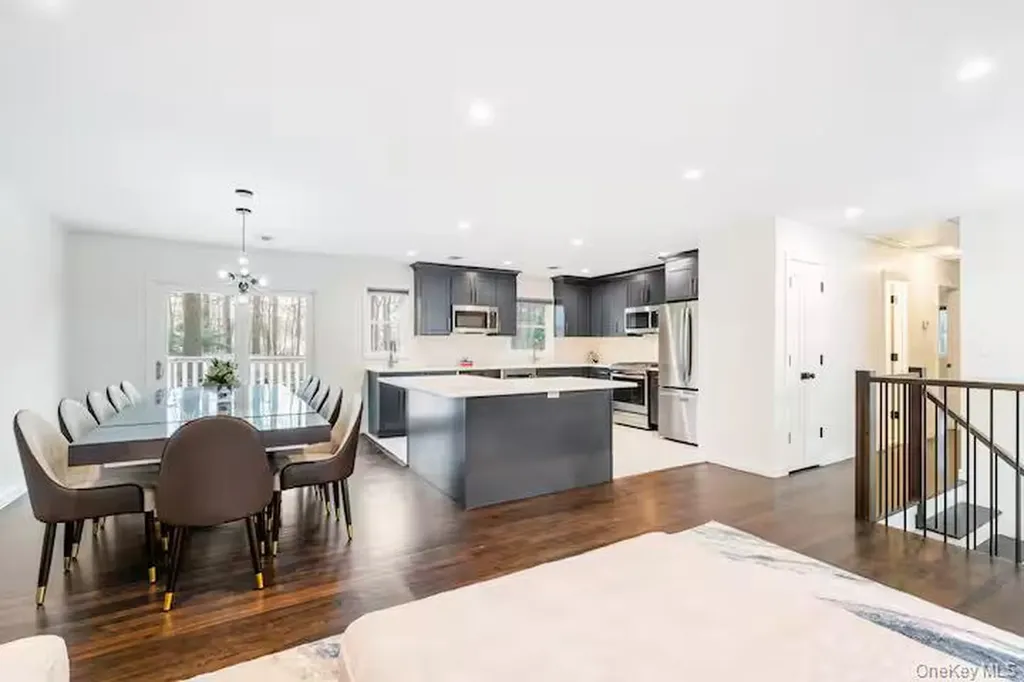 9 E Stemmer Lane Suffern NY 10901