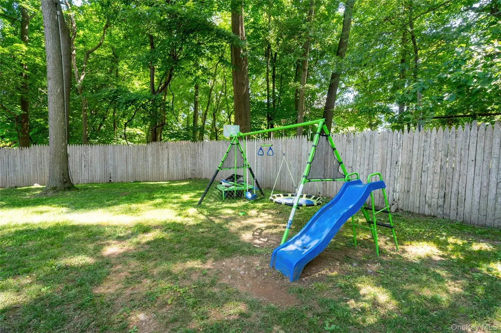 9 E Stemmer Lane Suffern NY 10901