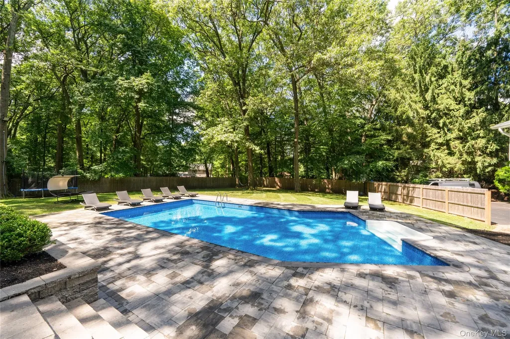 9 E Stemmer Lane Suffern NY 10901