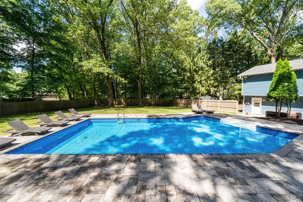 9 E Stemmer Lane Suffern NY 10901