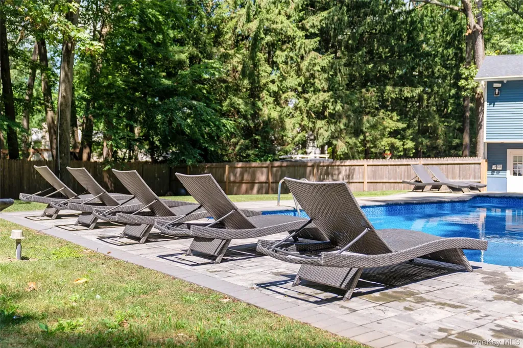 9 E Stemmer Lane Suffern NY 10901